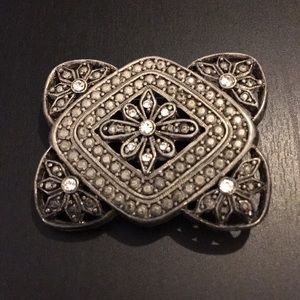 Stunning brooch